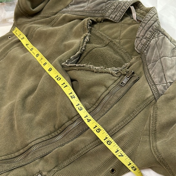 Appears New Free People Fatigue Green Jacket s/p smoke free. - Picture 7 of 7